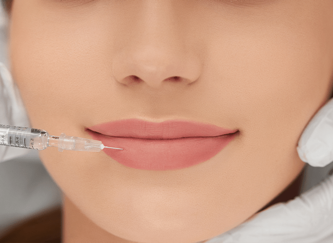 تزریق لب با مایا